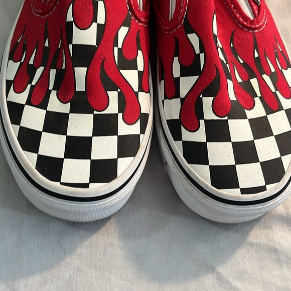 Checkered flame 🔥 slip on - Picture 6 of 12